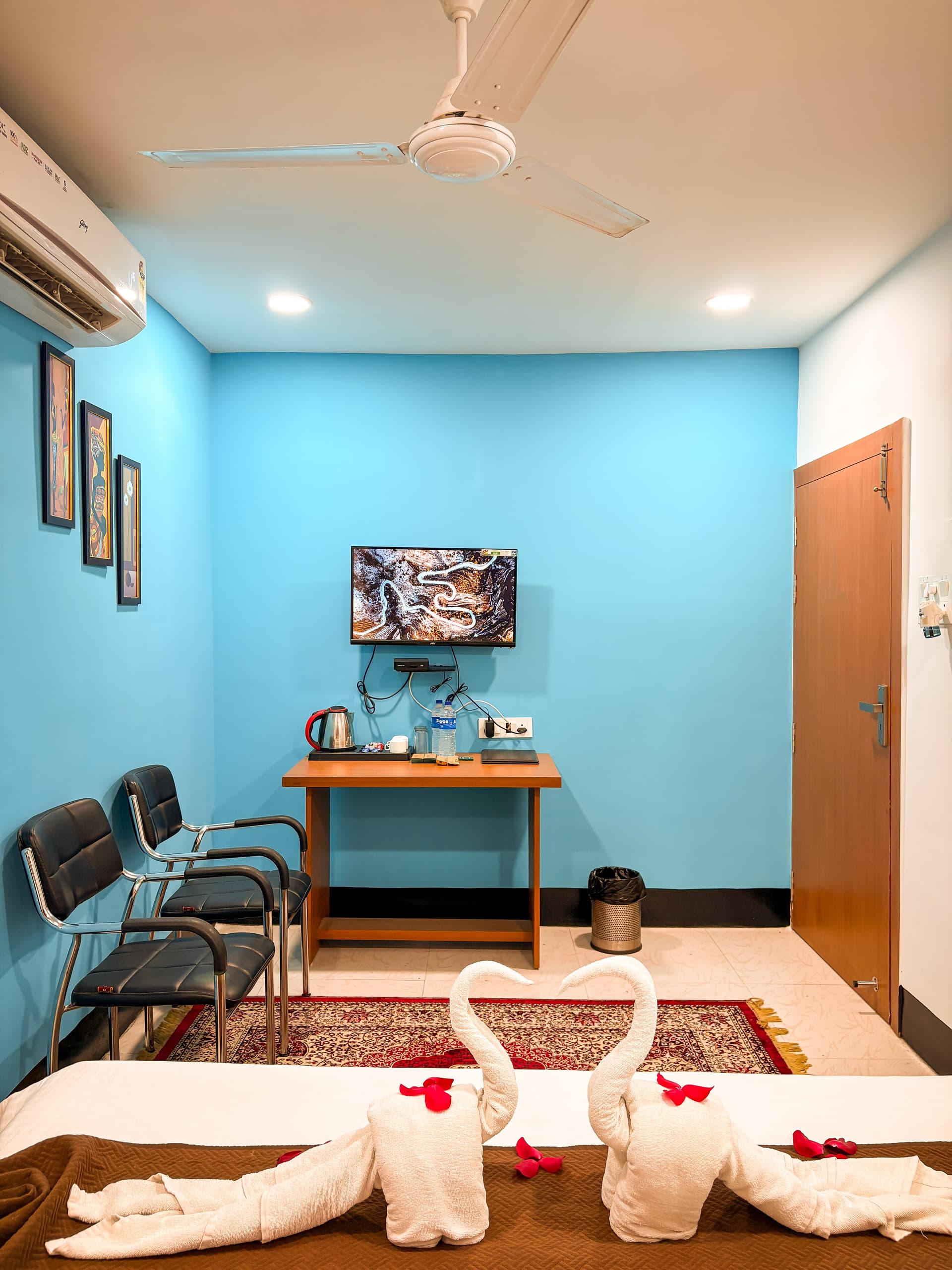 Deluxe Room - Photo 3