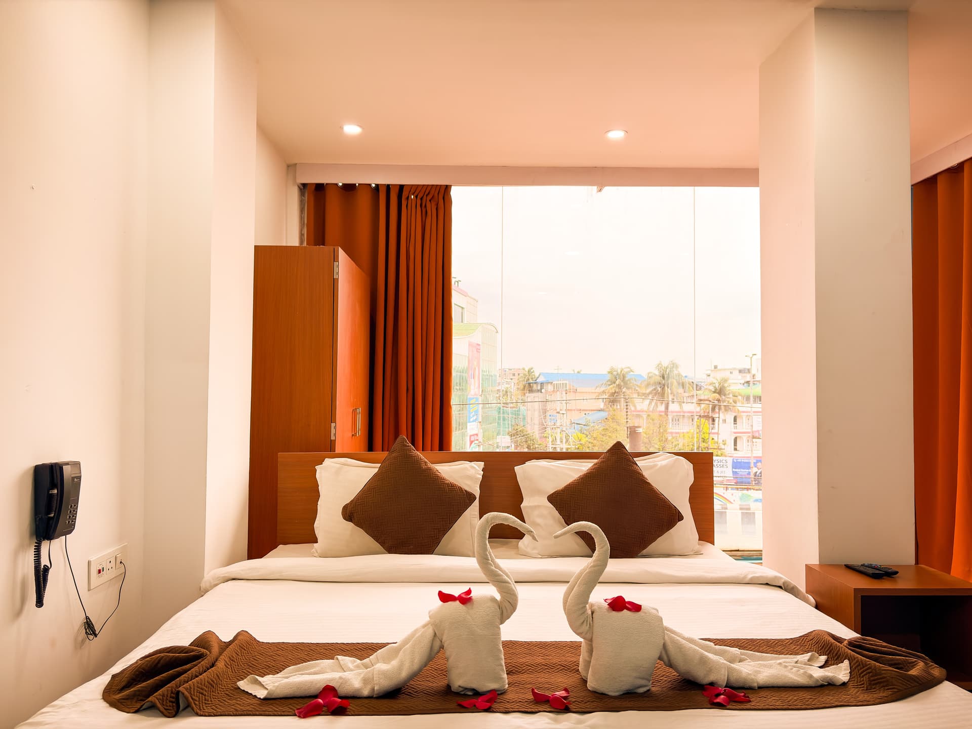 Deluxe Room - Photo 13